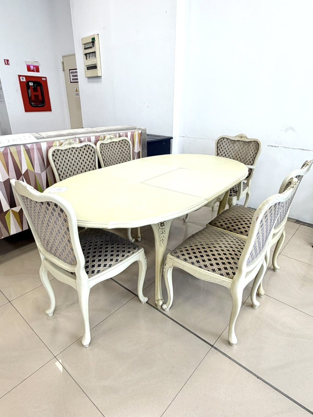 Set Dining - Masă Extensibilă din Lemn cu 6 Scaune – Alb Crem Antichizat