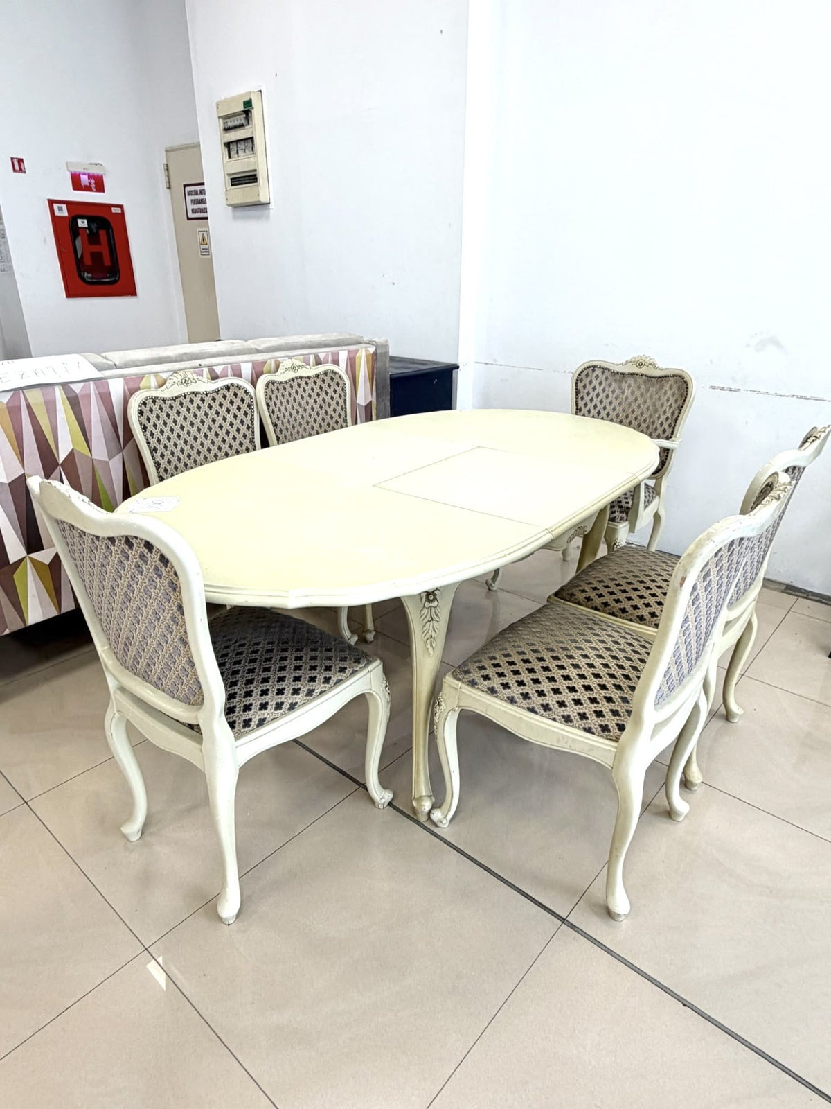 Set Dining - Masă Extensibilă din Lemn cu 6 Scaune – Alb Crem Antichizat