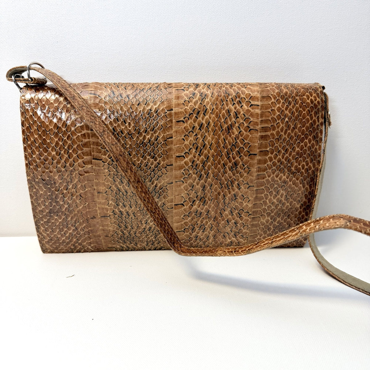 Geantă de Umăr din Piele Naturală de Șarpe – 28 × 18 × 9 cm