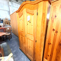 Dulap din Lemn Masiv de Brad cu 2 Uși – 130 × 57 × 190 cm
