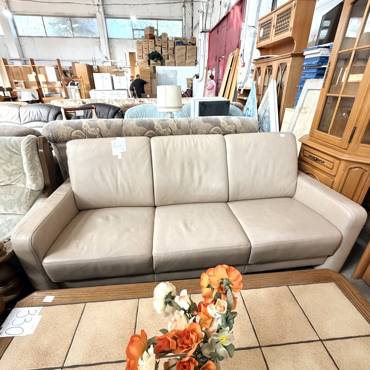 Canapea din Piele Bej, 3 Locuri – 198 × 86 × 85 cm