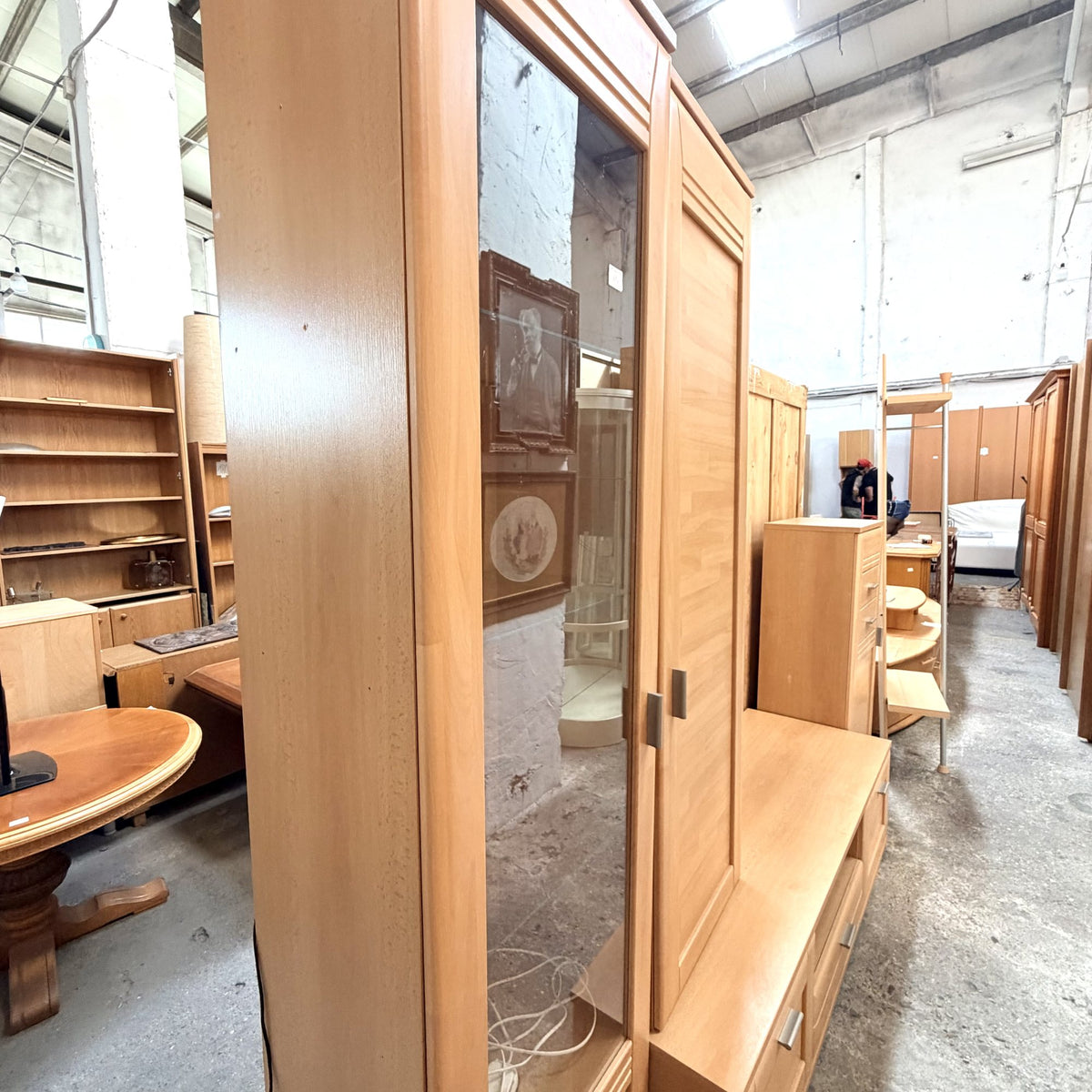Bibliotecă cu Uși din Lemn și Sticlă – 260 × 55 × 205 cm