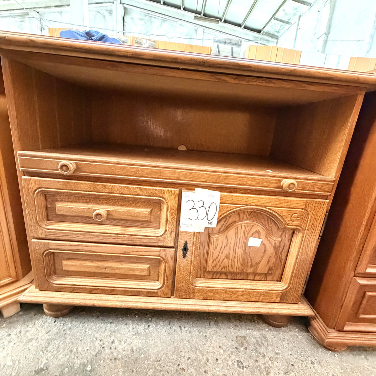 Comodă din Lemn cu 1 Ușă și 2 Sertare – 90 × 45 × 78 cm