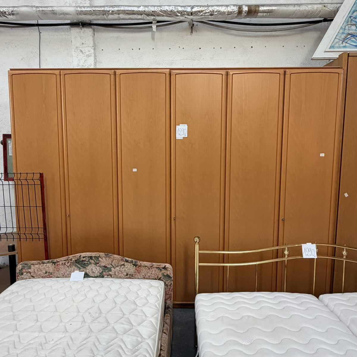 Dulap cu 6 Uși, Cadru din PAL Melaminat și Uși din Lemn – 300 × 60 × 223 cm