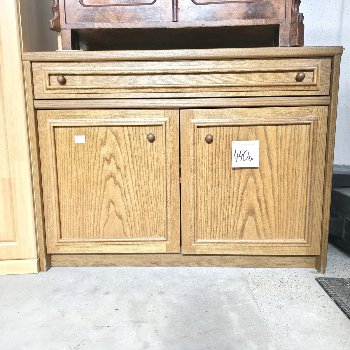 Comodă din PAL și Lemn cu 2 Uși și 1 Sertar – 101 × 39 × 76 cm