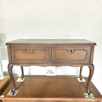 Comodă din Lemn cu 2 Sertare și Picioare Stil Lebădă – 86 × 36 × 56 cm