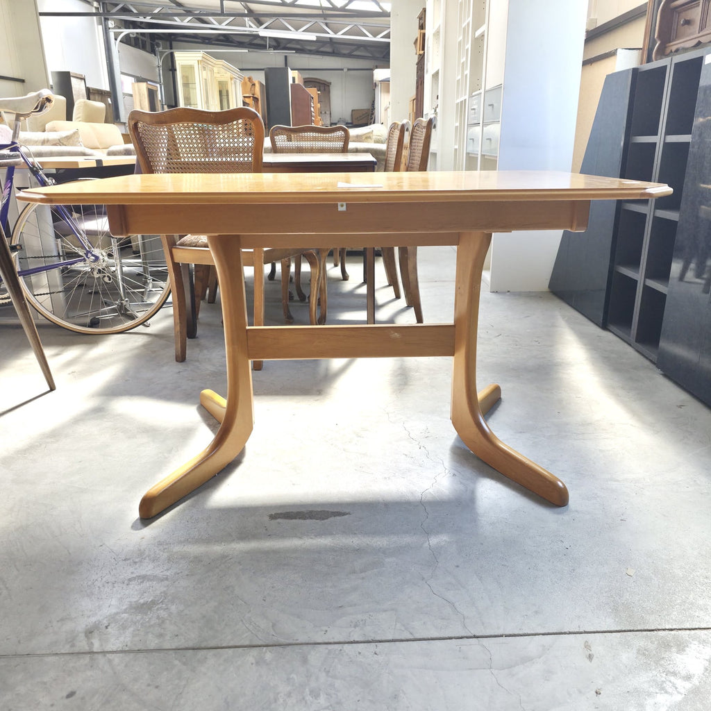 Masă de Dining din Lemn – 125 × 85 × 72 cm