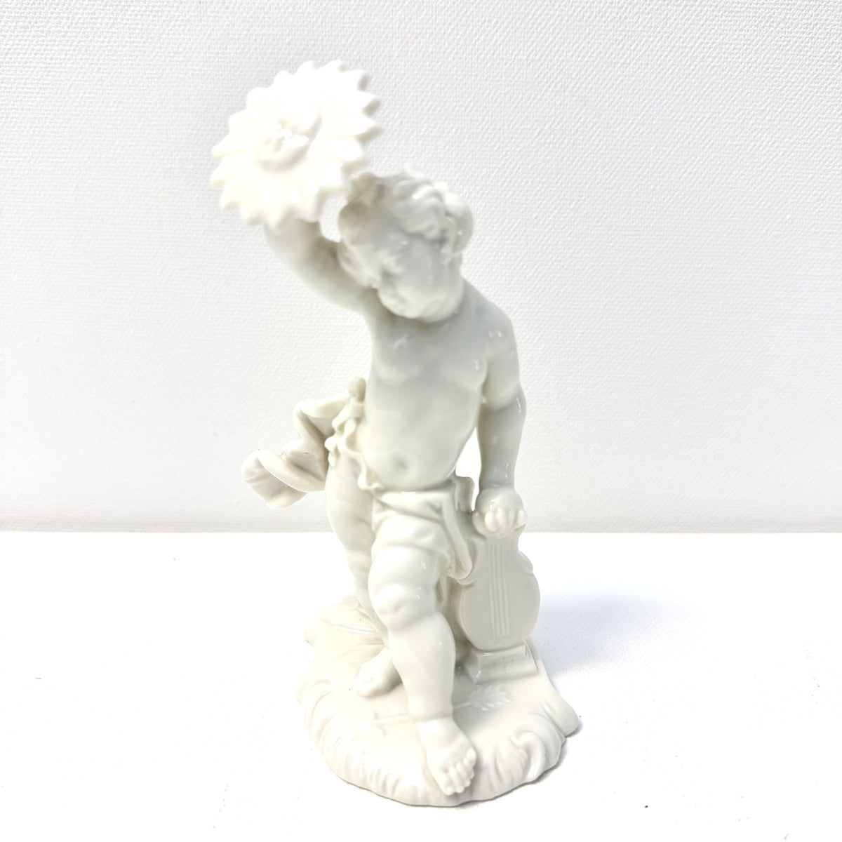 Bibelou din Porțelan Fin Nymphenburg – Colecția Angel, cca. 1900 – 7 × 8 × 13 cm
