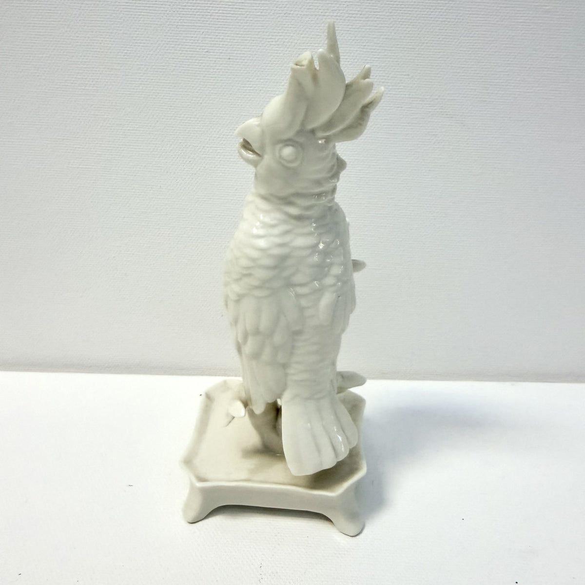 Bibelou din Porțelan Fin Nymphenburg Nr. 677 – 7 × 7 × 17 cm