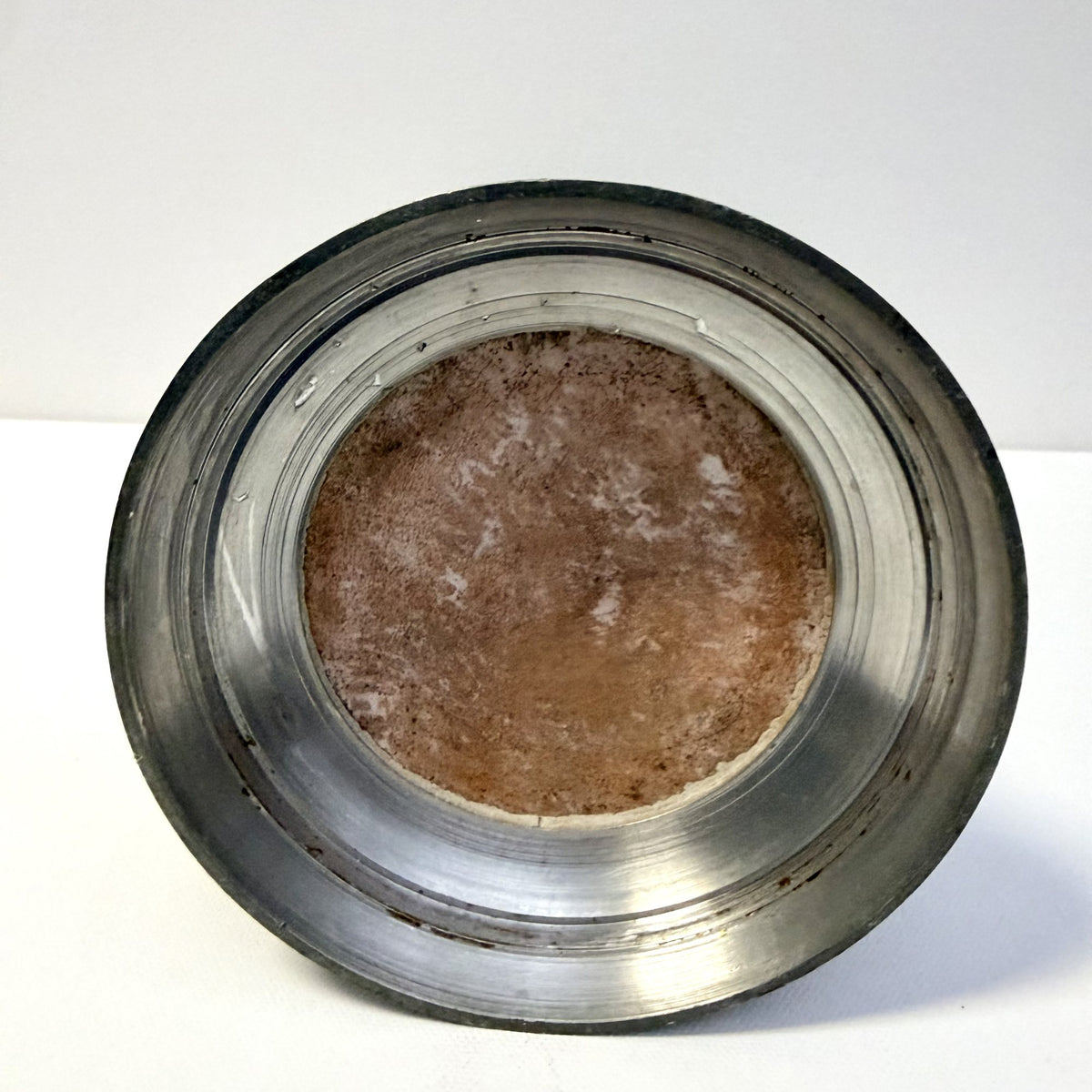 Halbă Vintage din Ceramică, Lucrată și Pictată Manual, cu Capac din Zinc – Ø15 × 27 cm