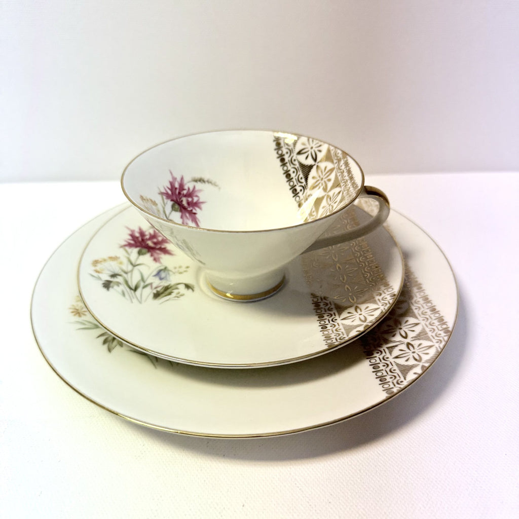 Set 3 Piese din Porțelan – Ceașcă + Farfuriuță Mică + Farfurie Mare