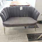 Canapea 2 Locuri Gri cu Picioare Metalice Aurii – 130 × 70 × 80 cm