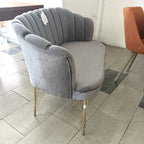 Canapea 2 Locuri Gri cu Picioare Metalice Aurii – 130 × 70 × 80 cm