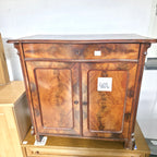 Comodă din Lemn cu 2 Uși și 1 Sertar – 87 × 43 × 82 cm