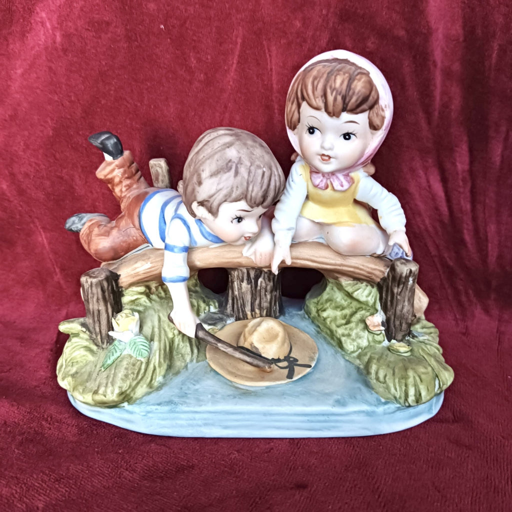 Bibelou Vintage din Porțelan Fin – 14 × 9 × 12 cm