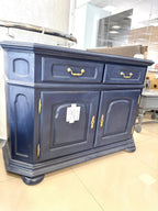 Comodă din Lemn Albastru Navy cu Accente Aurii – 125 × 42 × 85 cm